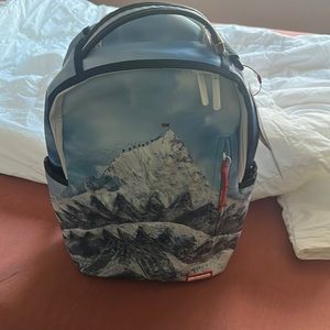 SPRAYGROUND Shark Everest backpack used (with gold tag)